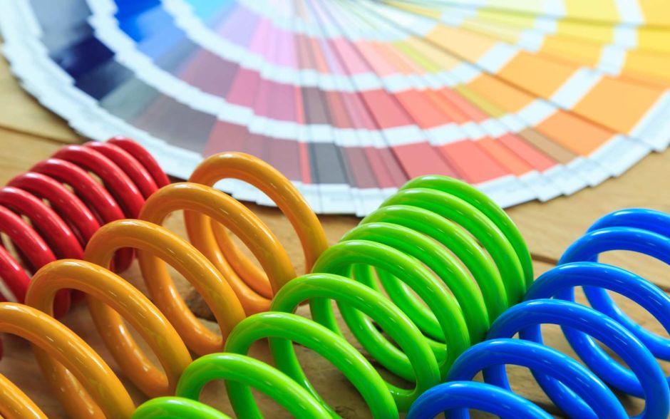 Vopsirea cu vopsea pulbere: O alegere modernă pentru acoperirea suprafețelor metalice 1