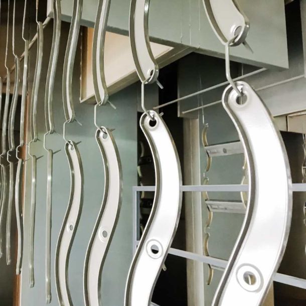 Despre Noi 3 Echipament de vopsit în câmp electrostatic